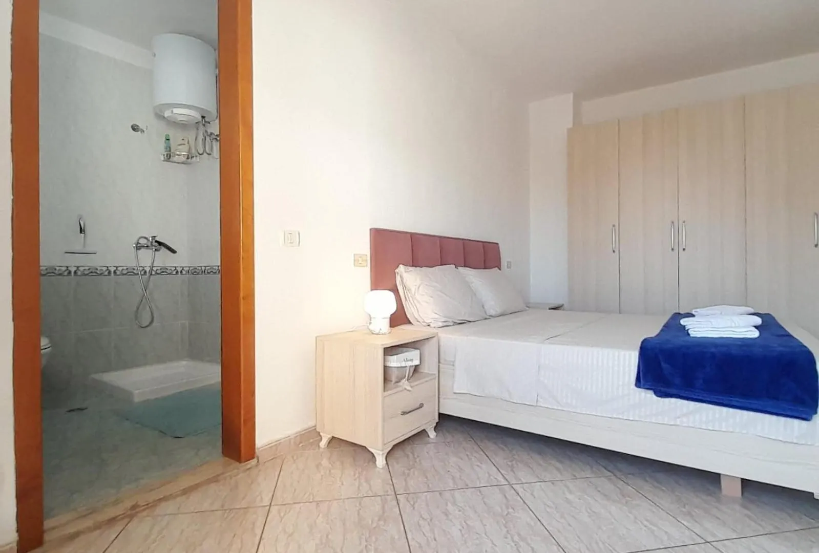 דורס Port View Condo דירה